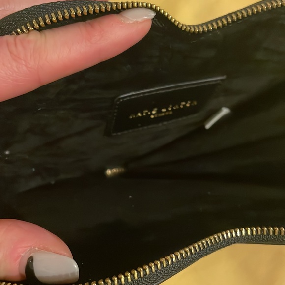 Black saffiano leather-like wristlet - Picture 4 of 7